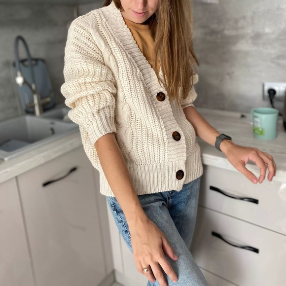 Cable Knit Cardigan - Picture 14 of 16